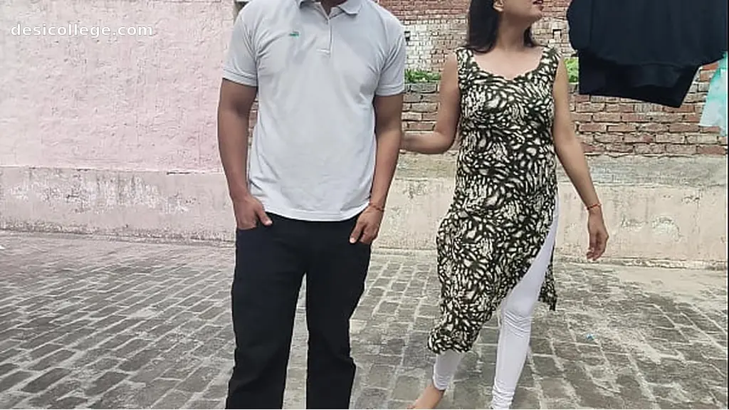 A LOVELY COUPLE DONT CONTROL HERSELF IN OUTDOOR TERRACE SEX - Real Clip