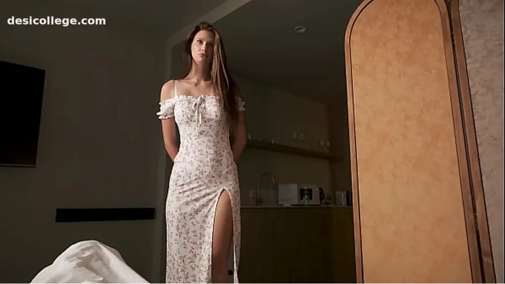 Amateur Fucked my stepmom between her legs