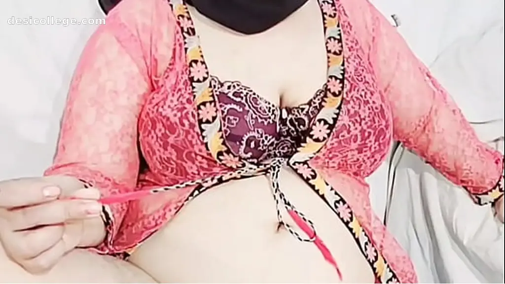Anita In Noida Deep Chumban