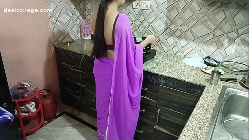 Bhabhi Tina Tabadtod Chumban