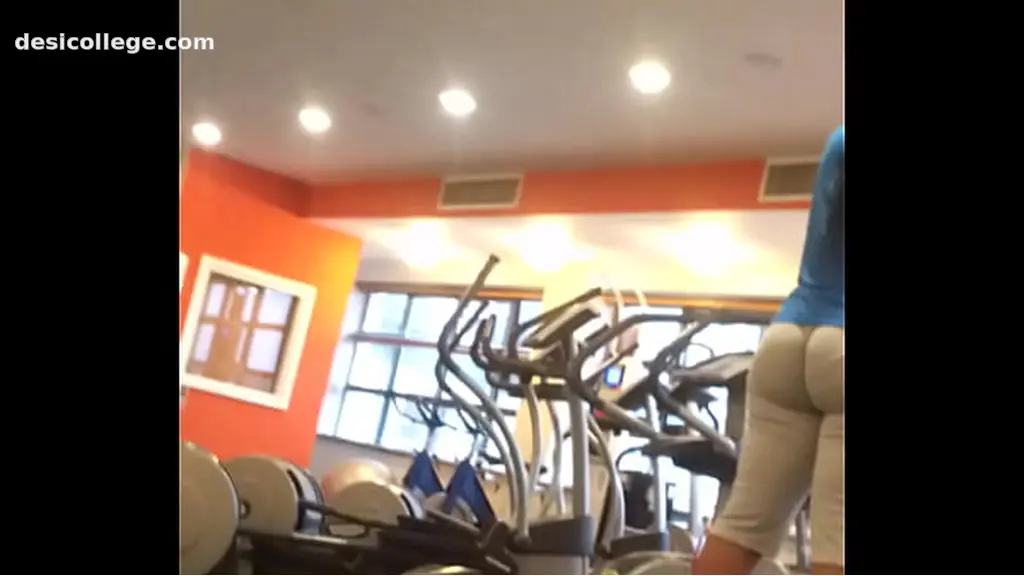 big jiggly ass in gym