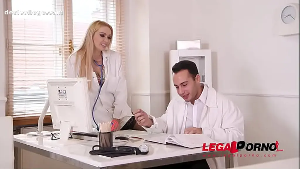 Blonde busty nurse Amber Jayne rides Doc& big fat dick at the clinic GP454