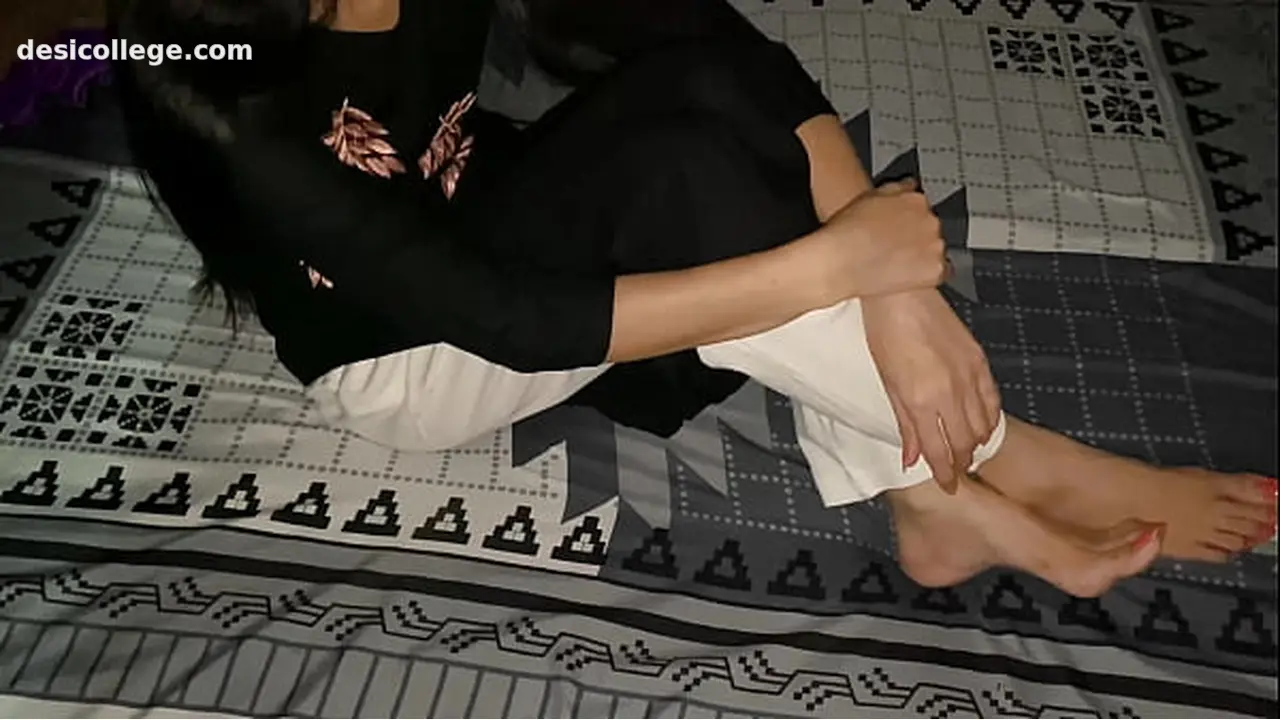 Campus Girl Resmi Bedroom Me Ragdai