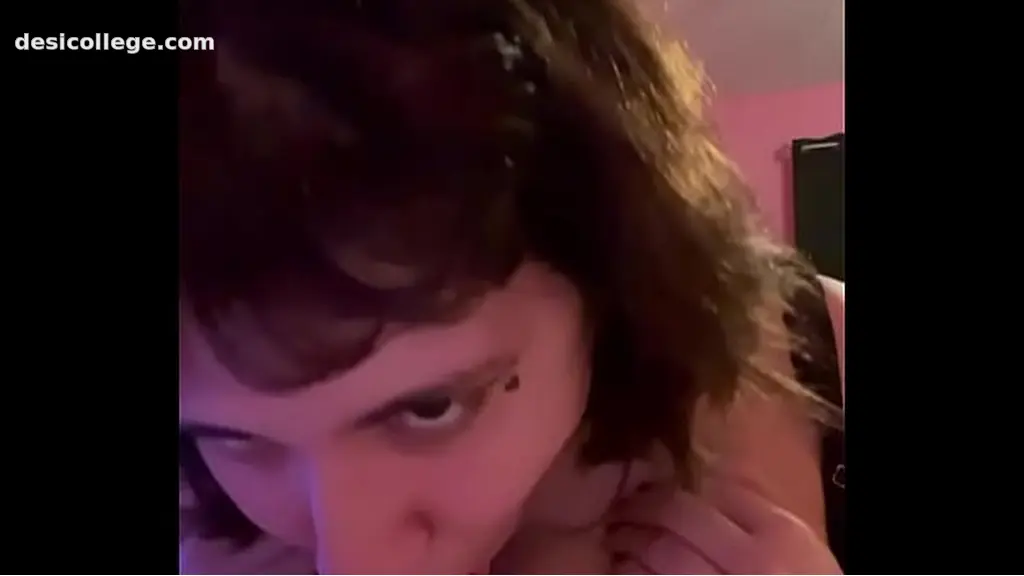 Chubby goth sucks pink dildo