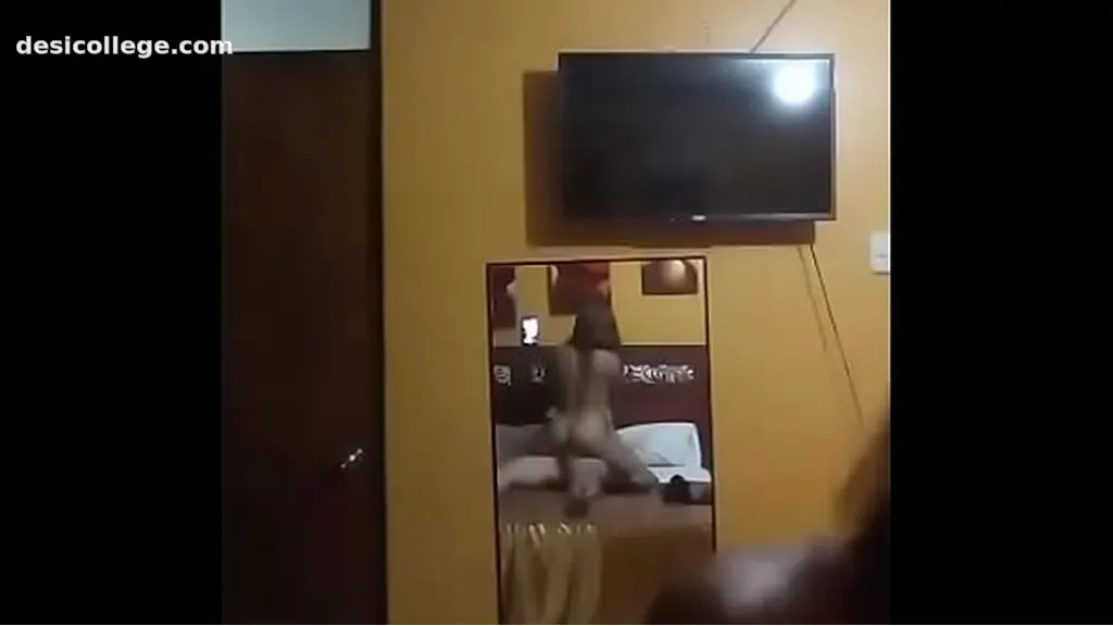con mi primo en un hostal privado -