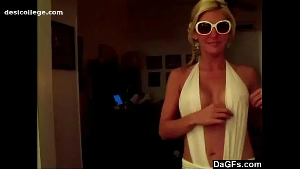 Dagfs - Sunglasses Wearing Milf Blows Hubby& Cock