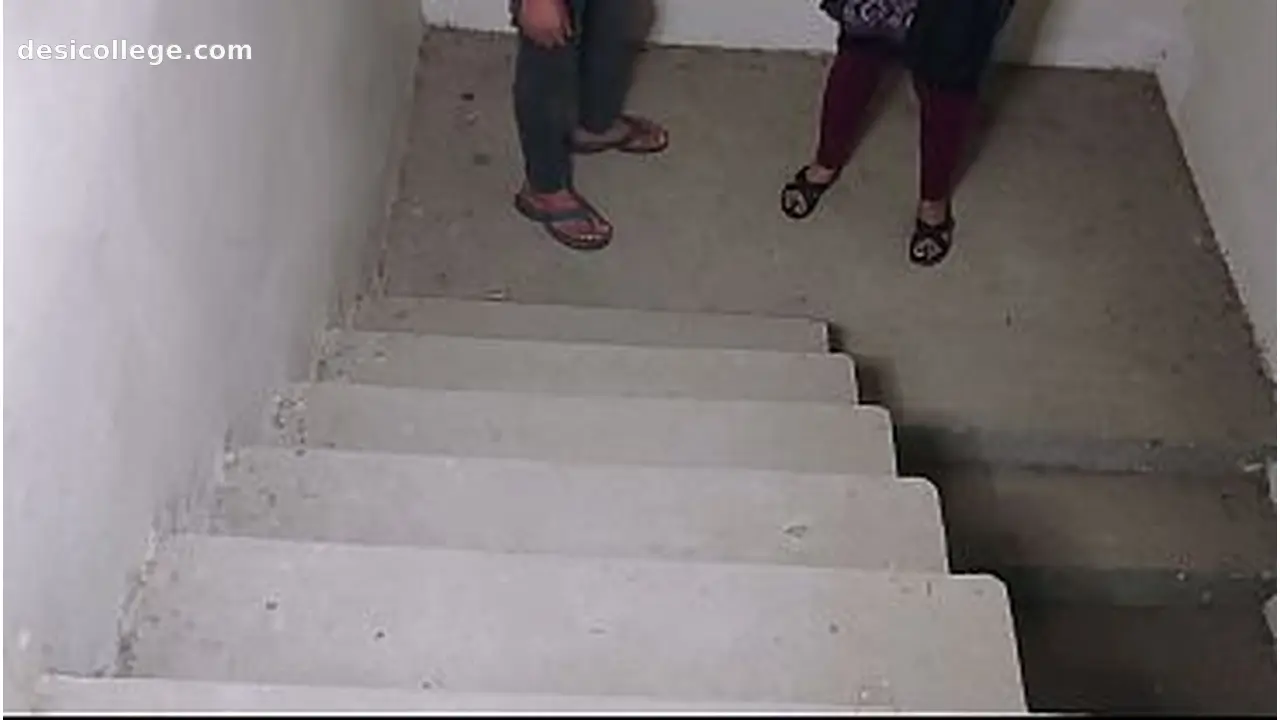 Desi Boy Fucked Horny Stepmom apni Ko pe kar Choda big ass Doggystyle - Exclusive Episode