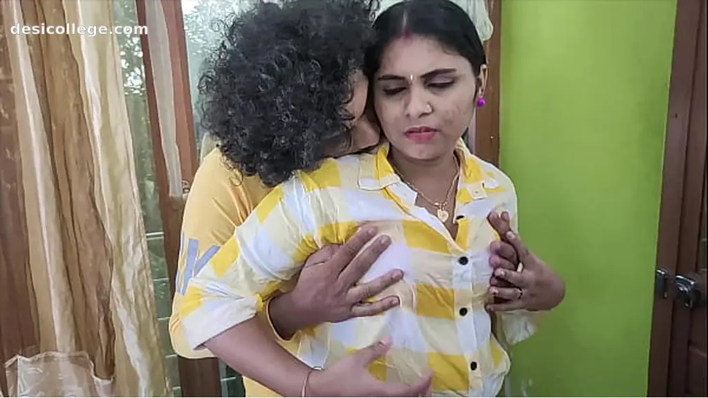 Desi Horny Indian College Girl Comes To Private Room To Enjoy With Her Boyfriend