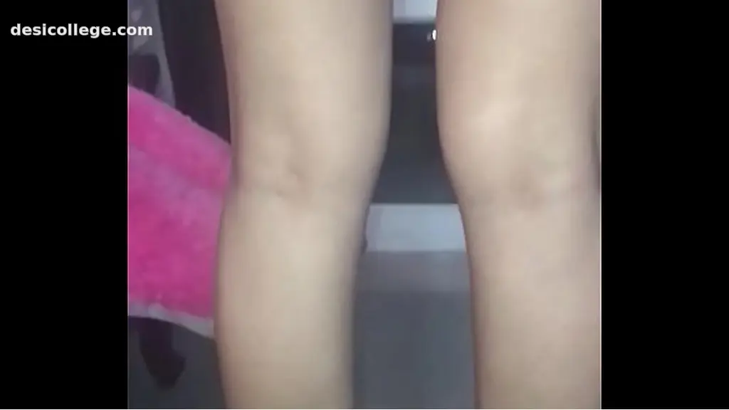 Desi Indian (Delhi Girl) aditi chopra doing live naked sex on desichaturbate.com