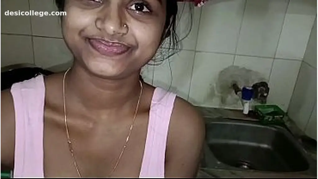 Desi MMS Bhabhi Alone Making Roti – Devar Hard Dick Made Her Crazy & Suck It Clean