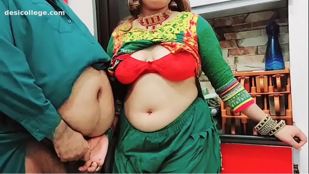 Desi MMS Indian Wife Real Sex With StepFather,s Friend With Clear Hindi Voice Full Hot Talking
