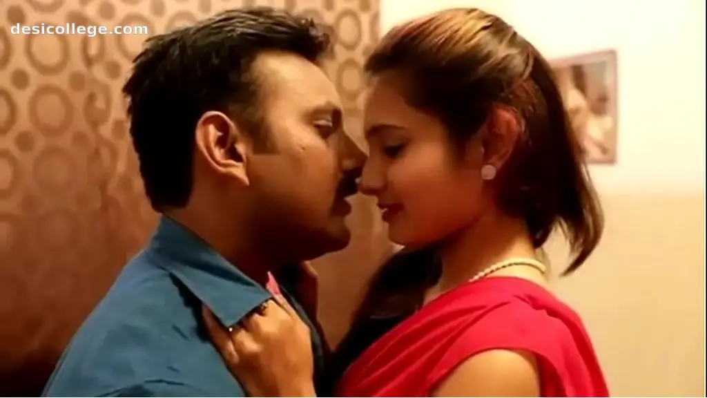 Desi MMS Most Beautiful girls in Saree and sucking Milki BooBs