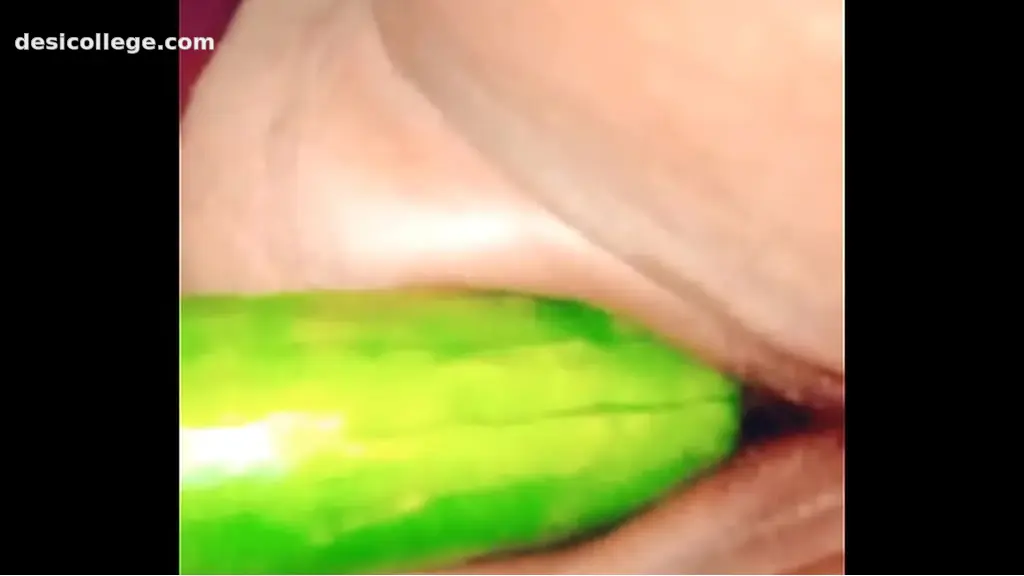 Desibhabhi sex village wife Fucking with cucumber