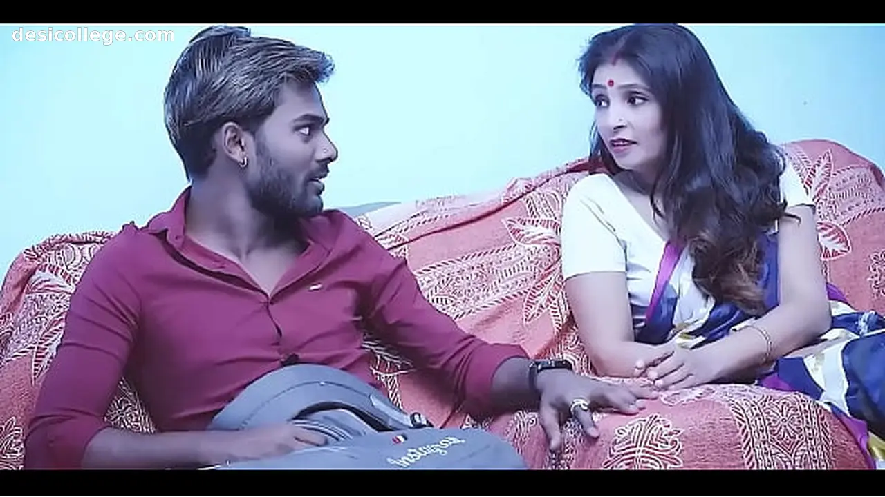 Dusky Desi Stepmom Share Bed with Stepson Who Fucked her Harder Hindi Audio - New Viral Clip