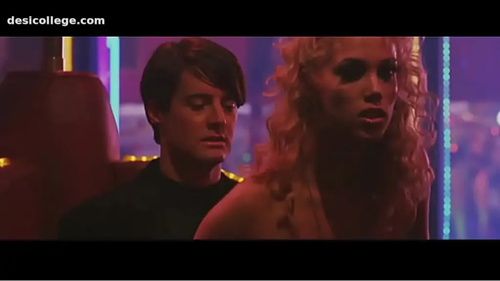 Elizabeth Berkley Fully Nude Lap Dance in Showgirls