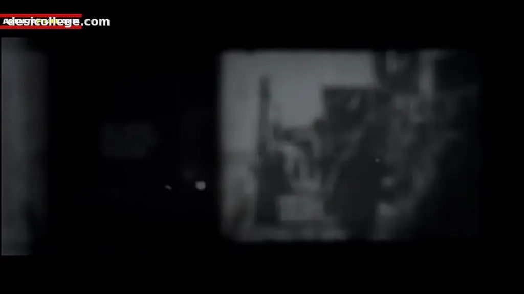 Enfiei o dedo na bunda de dnuohyerg