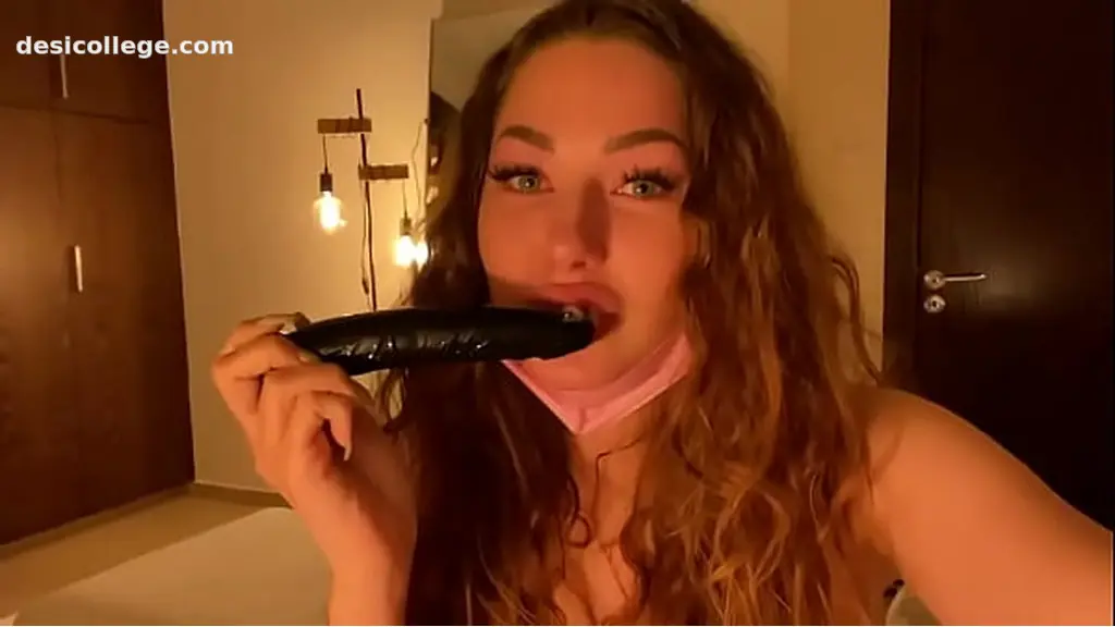Exclusive shaiden rogue deepthroats dildo