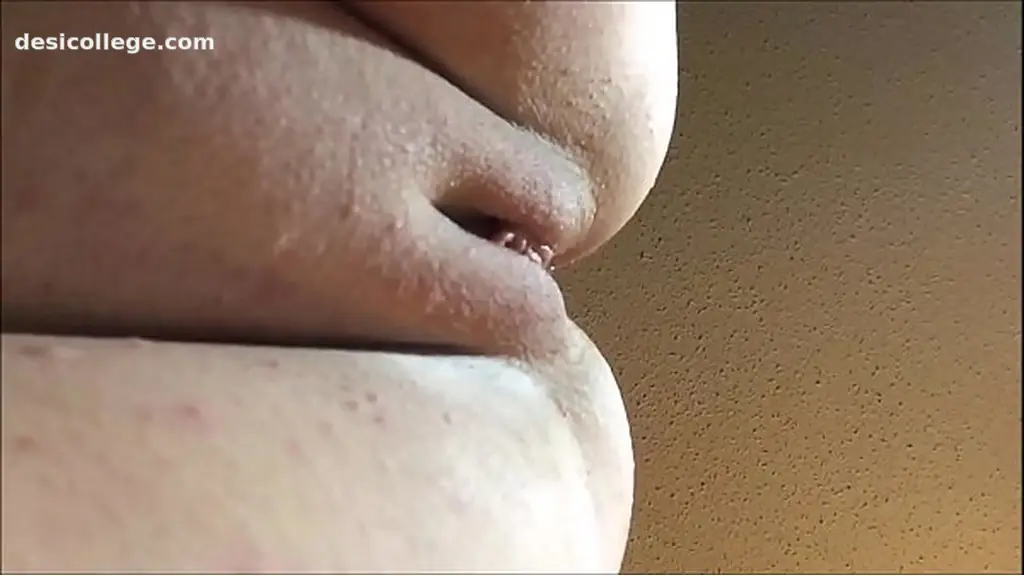 Fingering Real Amateur MILF Wife Pussy To Orgasm