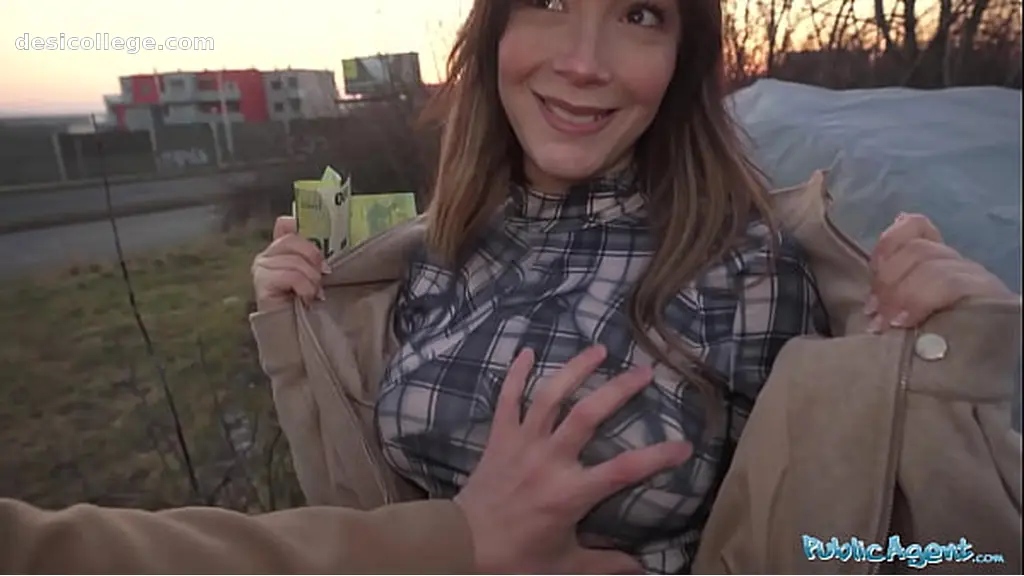Full HD Public Agent - Hot Venezuelan Babe Sucks and Fucks for Cash in Public