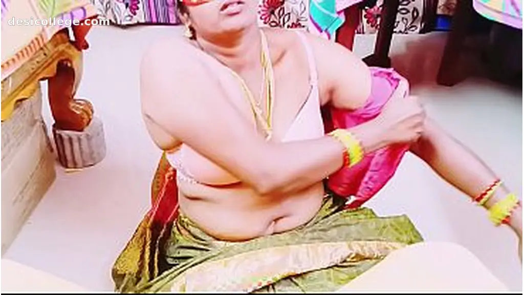 Hidden Cam Desi bhabi cheating hubby fucking swamiji. Telugu dirty talks. - Original Capture