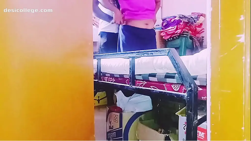 Hidden Cam Desi housewife unfortunately fucking with store keepar. Telugu dirty talks. - New Drama