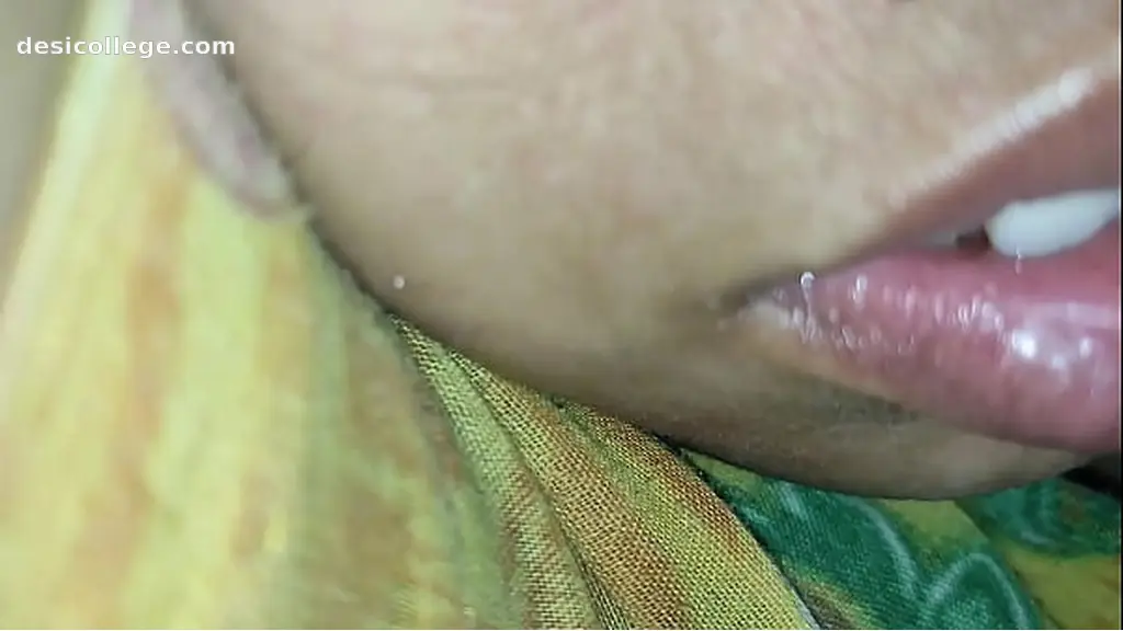 Hidden Cam Desi indian village babhi ko dever ne nange boobs dekh liye baad me dever ne choda