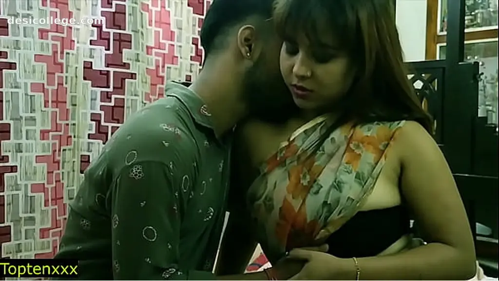 Hidden Cam Indian beautiful Hot model sex with teen boy at home! with clear hindi audio! sharee sex - Fresh Recording