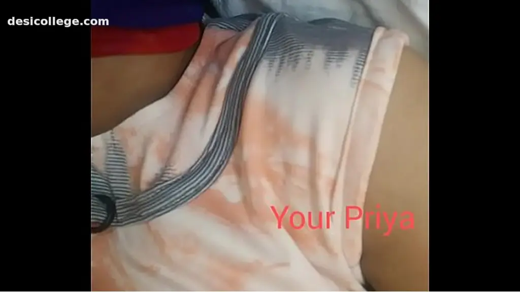 Hidden Cam Very beautiful indian girl sexy hindi video call leaked by his boyfriend in