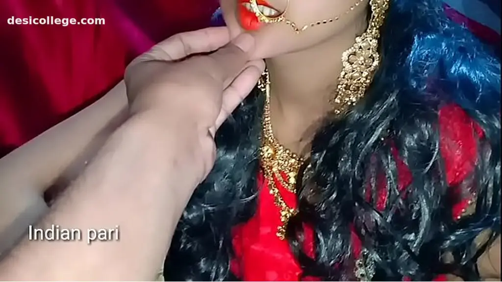 Homemade Cute Girl First Time Kissing Honeymoon On Bed