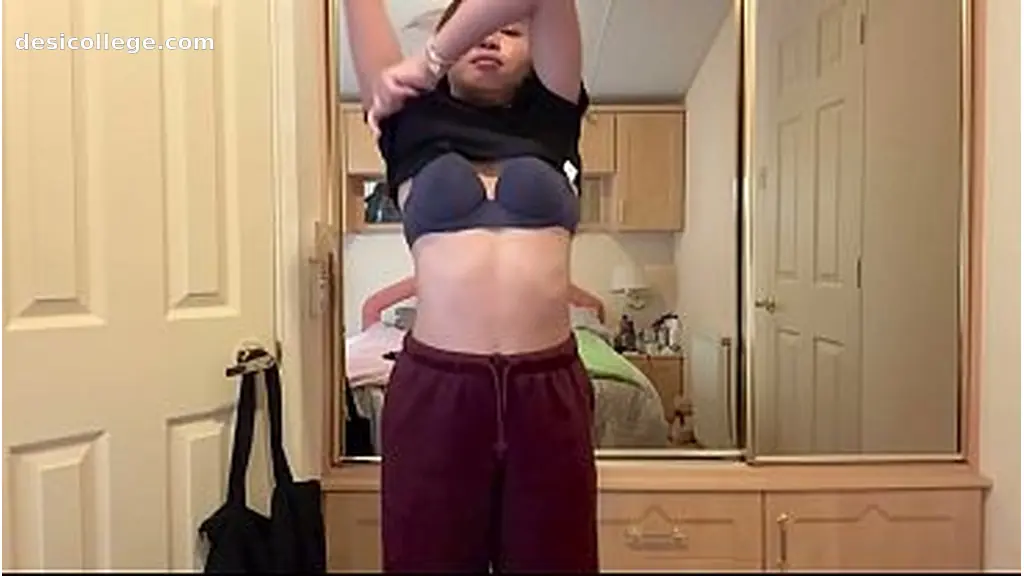 Homemade Emma P petite teen naked changing clothes 18-years-old teen