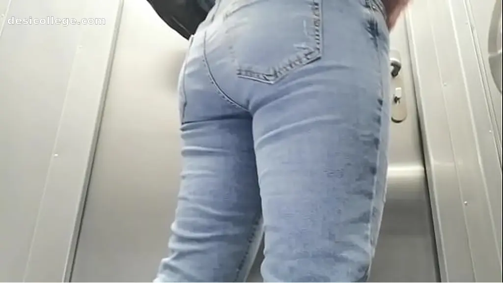 Homemade Hidden cam. Russian Piss public toilet. Sweet pussy. Nice lips. Close-up