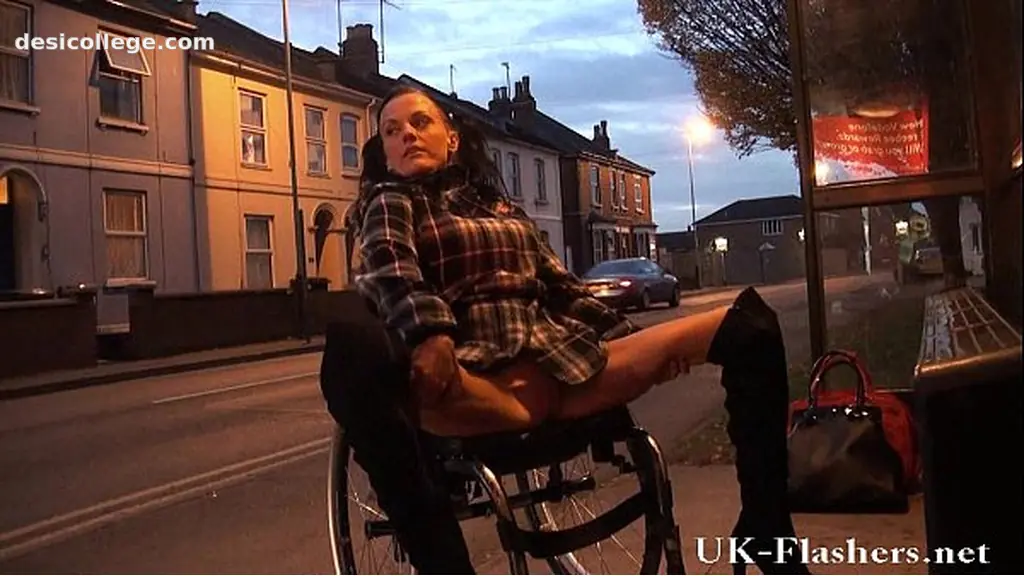 Homemade Leah Caprice flashing pussy in public from her wheelchair with handicapped engli