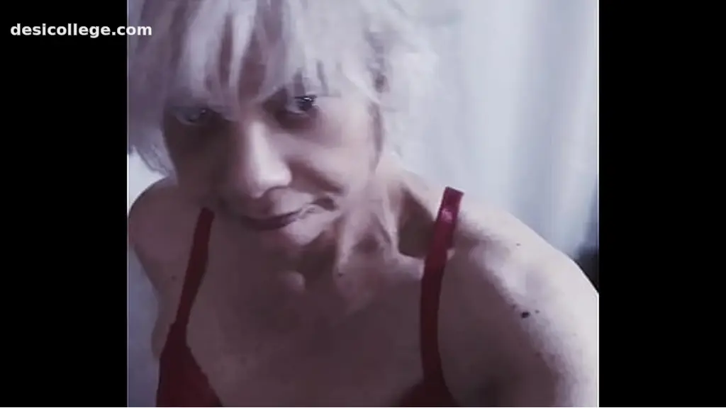 Homemade Sexy milf sofy
