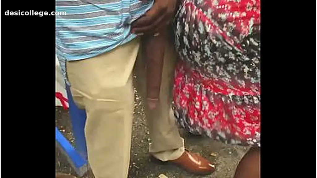 Huge! Big Black Dick Flash in Public Bus Stop