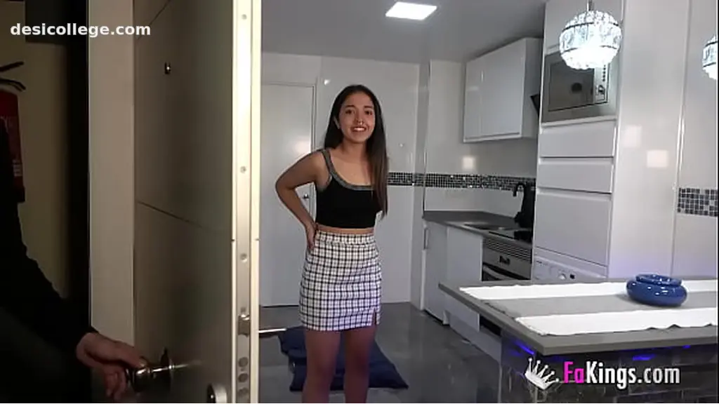 I& Ruth Pardo and I& going to bang the handyman! Will he resist my teen body?