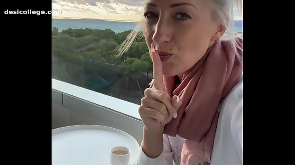 I fingered myself to orgasm on a public hotel balcony in Mallorca!