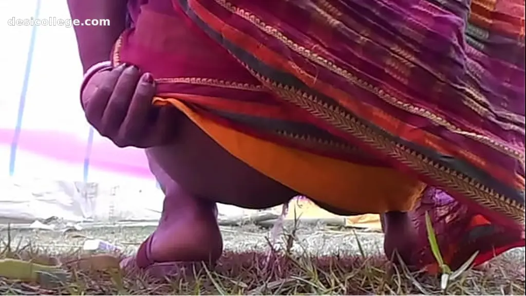 Indian DESI HAIRY PUSSY PISS - Exclusive Masala