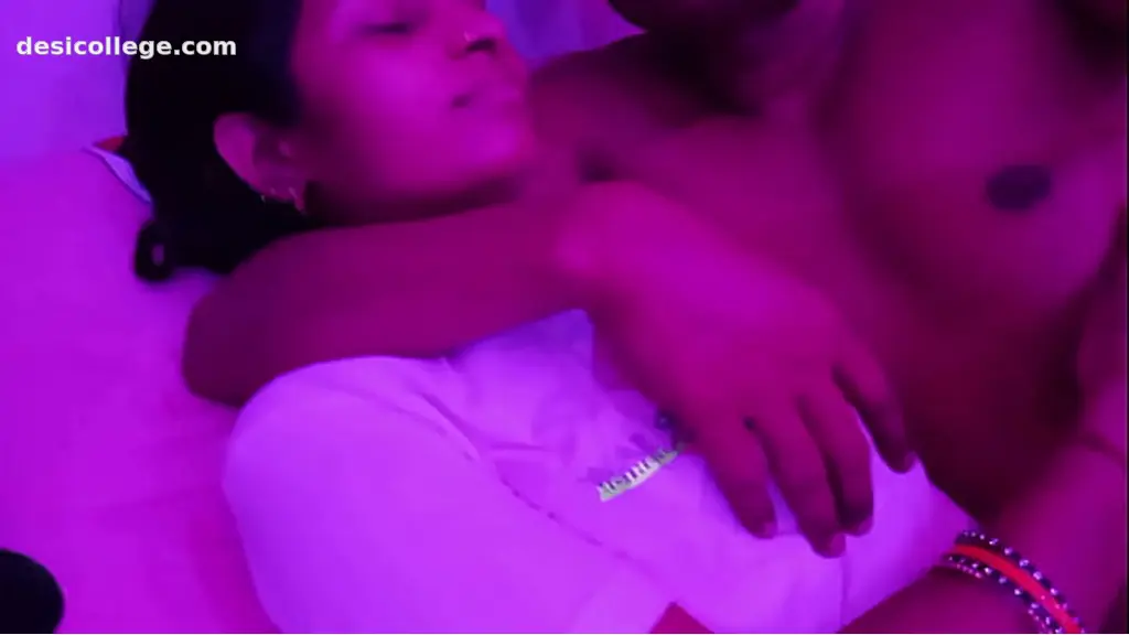 Indian Hot indian desi girl step sister shear in bedroom