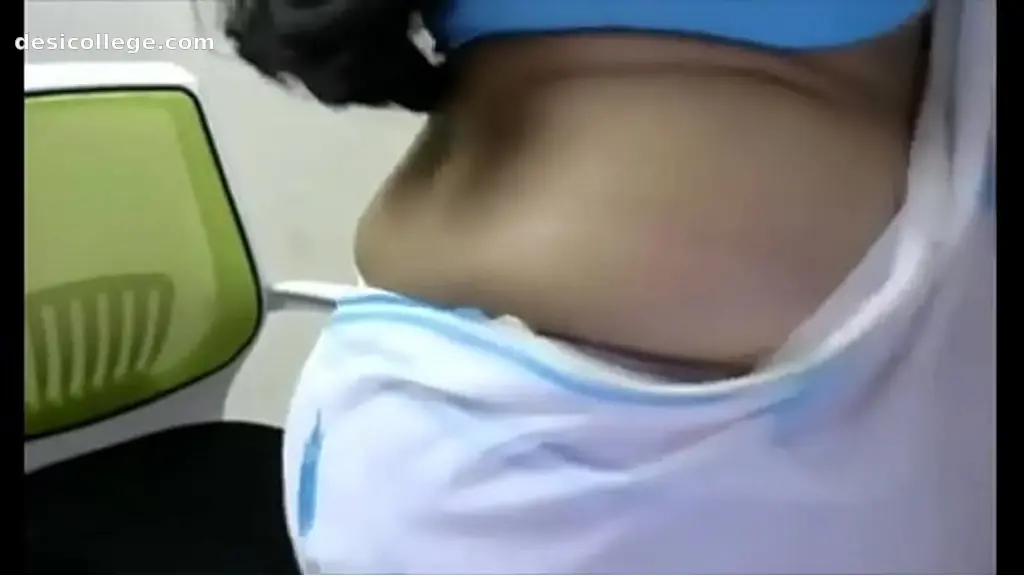 Just Leaked Hot Indian Aunty in Saree- www.hotcutiecam.com
