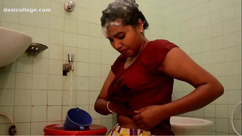 Just Leaked Indian aunty Bath In The Bathroom feeding boob milk 2021 - Rare Cam Show