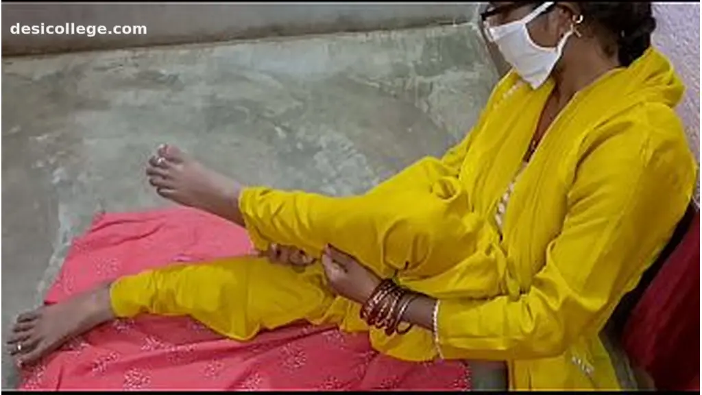 Just Leaked Oh yes Beautiful and cute bhabhi ji first desi village style Mein entry full romantic seen - Rare Drama