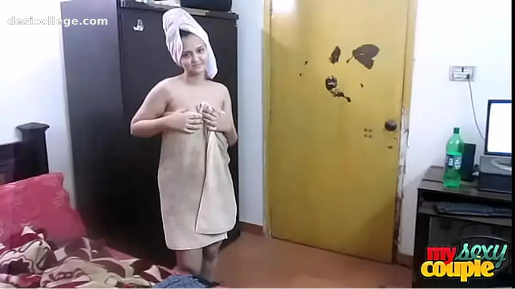 Just Leaked Sonia Bhabhi after bath with Audio