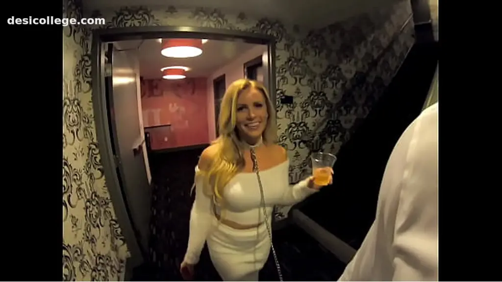 Leading A Hotwife Slut Back To My Hotel Room To Get A Loaded Facial