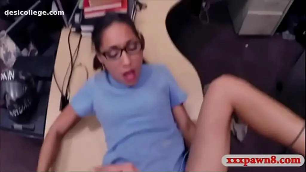 Leaked Babe with glasses railed by pawn keeper at the pawnshop
