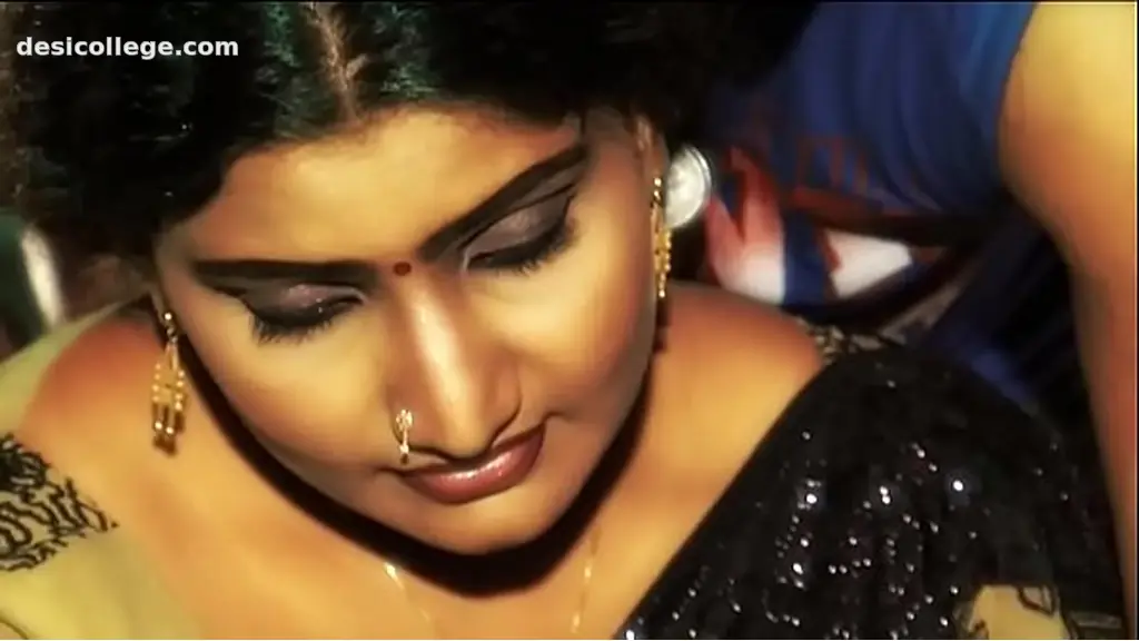 Leaked Hot Aunty Seduced by Nephew Latest Hot Video Babilona - Desi Reel