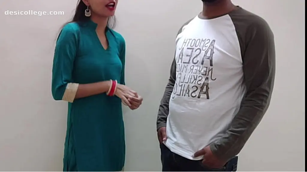 Madhosh Bhumi Ki Chhupke Nipple Chusai
