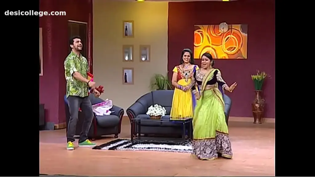 Mallu Serial Actress Chandana Mazha Actress Megna Hot Dance