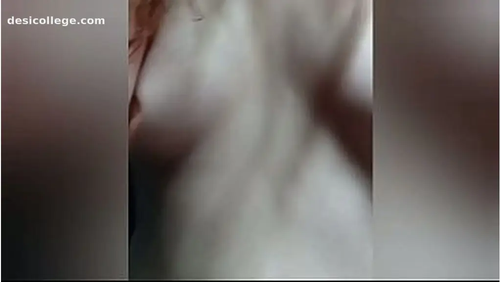 MIRA COMO LE BRINCAN LAS LINDAS TETAS MIENTRAS CABALGA ESTA PERRITA