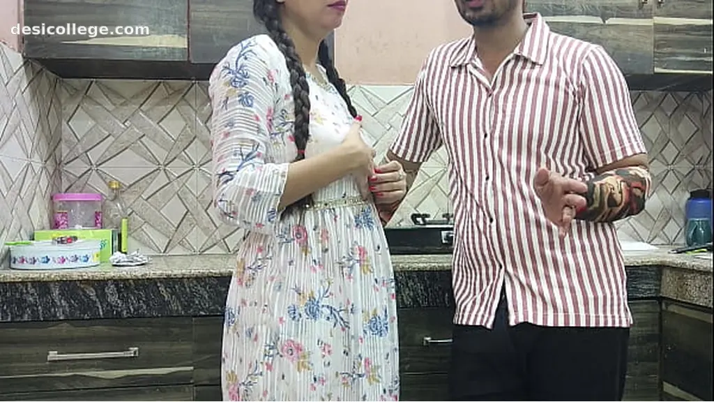 Nidhi In Vadodara Khet Me Boobs Dabai