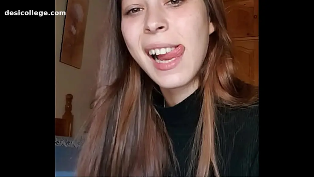 POV Colegiada 18 años dedo